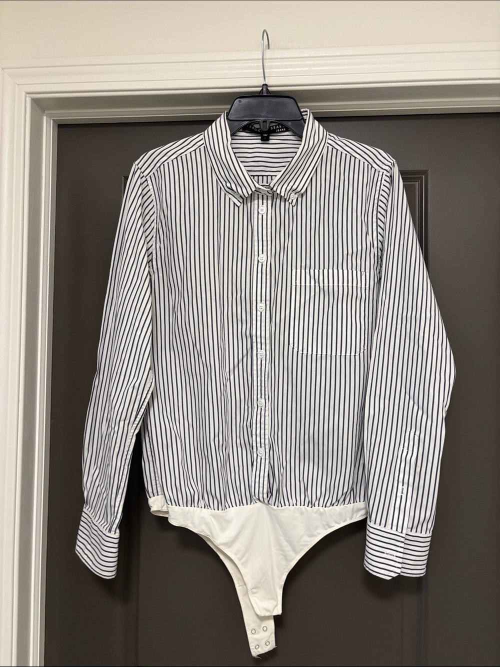 Veronica Beard white navy striped shirt L